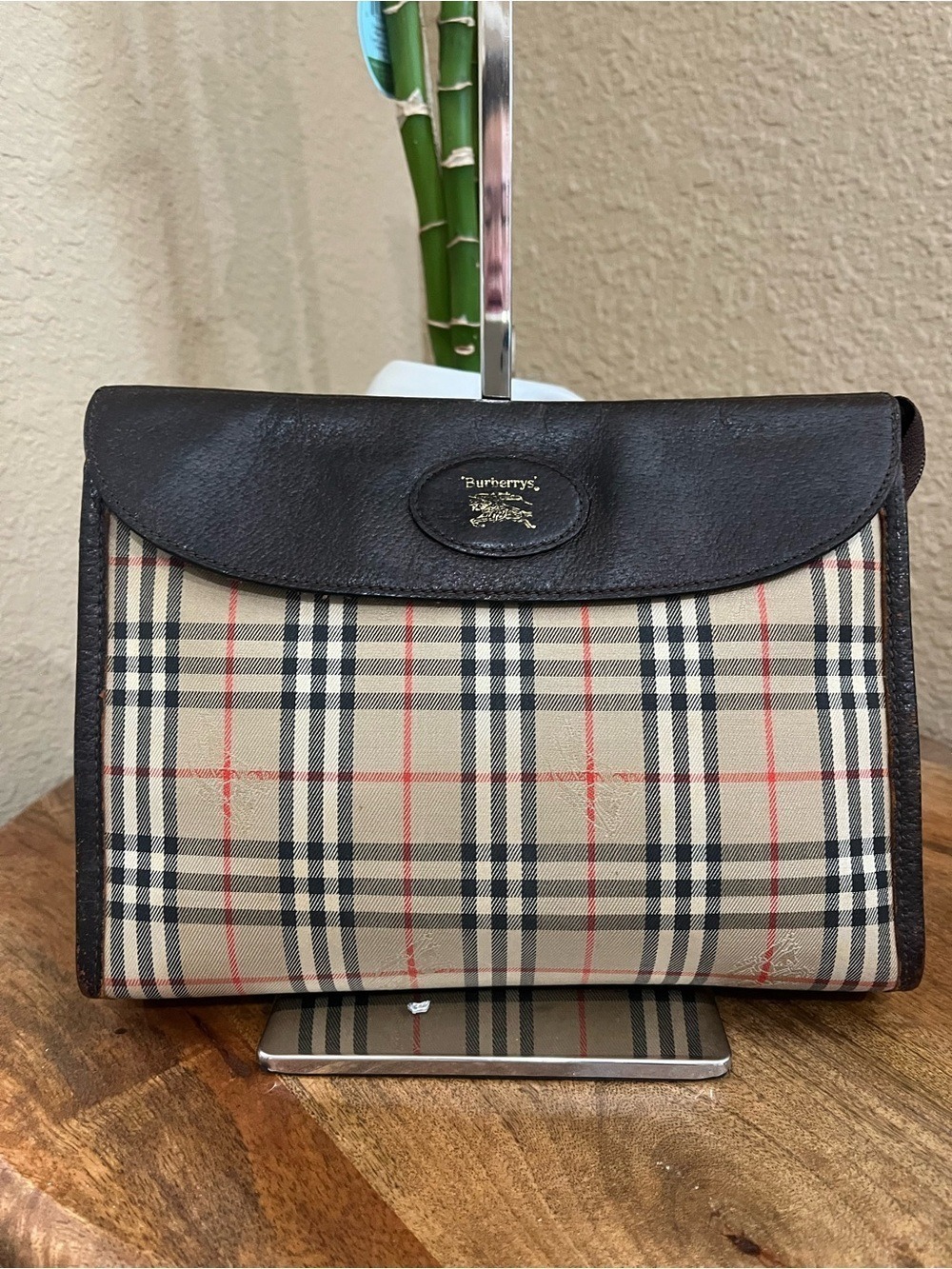 BURBERRYS VINTAGE ZIPPERED POUCH